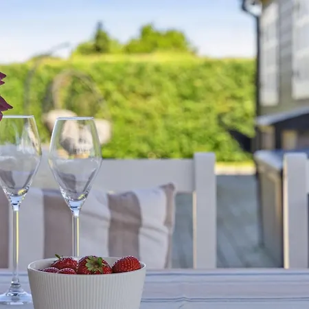 Kim - 250m From The Sea By Interhome