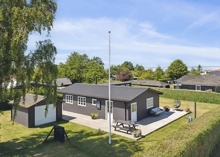 Kim - 250m From The Sea By Interhome 博恩瑟